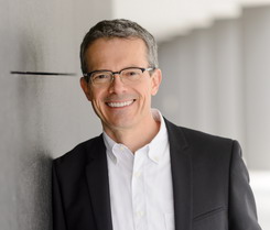 Dr. Thomas Witt - SmartLog GmbH Dr. Thomas Witt - SmartLog GmbH